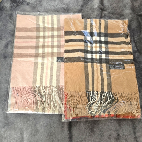 Accessories - Cashmere/Viscose shawl scarves bundle